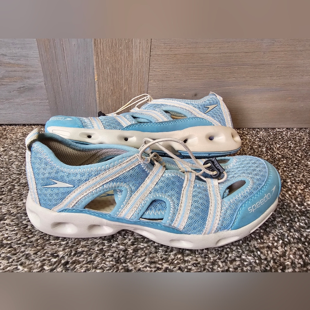 Women's Speedo Shoes sz 7